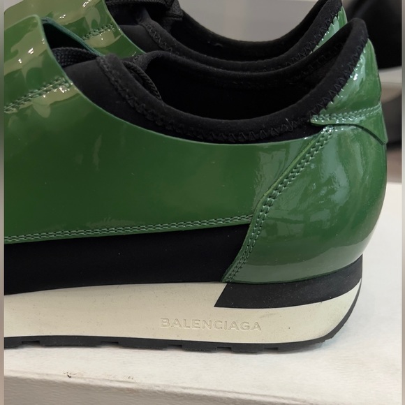 AUTHENTIC Balenciaga Sneaker - Picture 4 of 5
